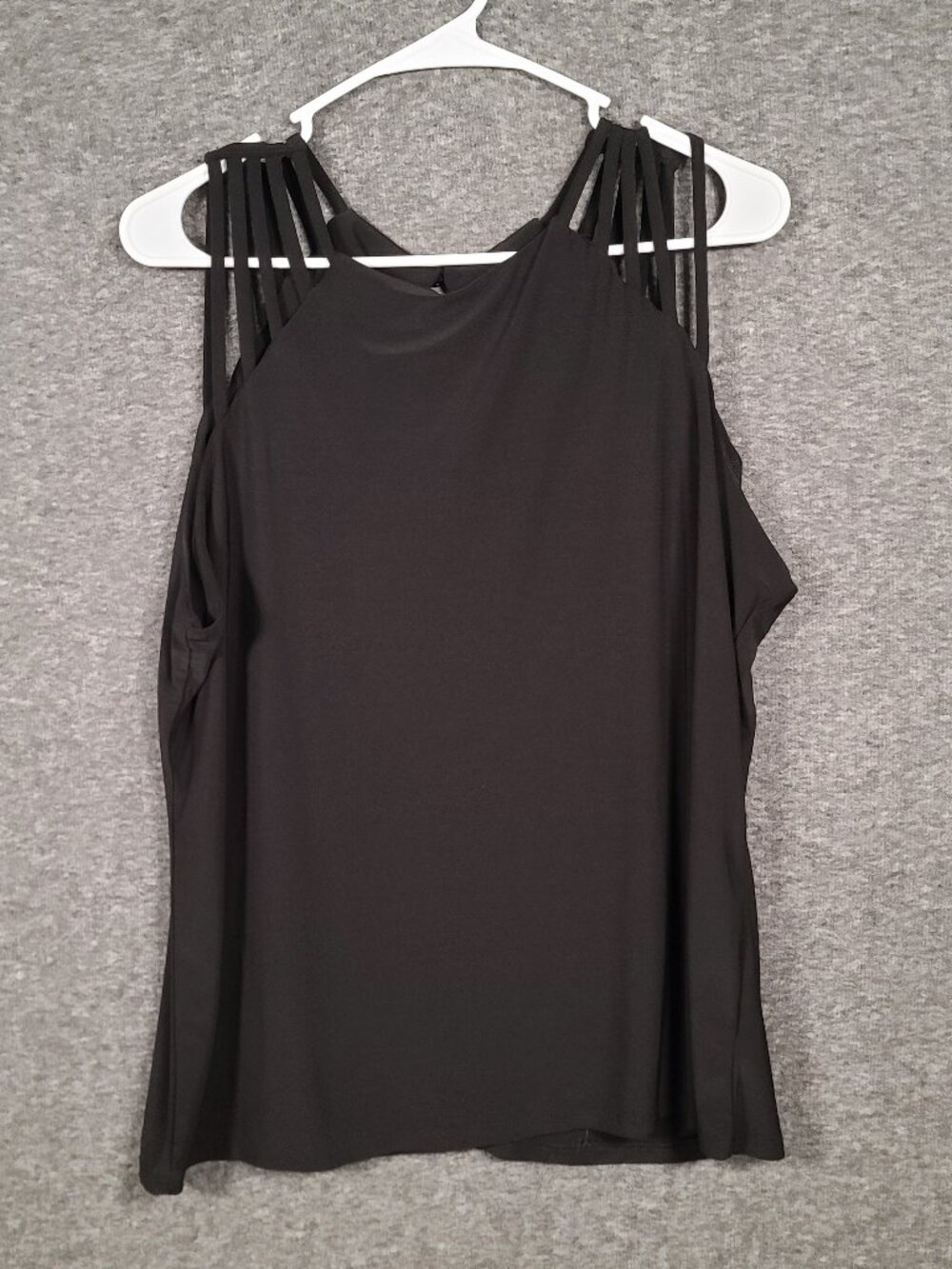 A.U.W Women's XL Sleeveless Crew Neck Blouse Black